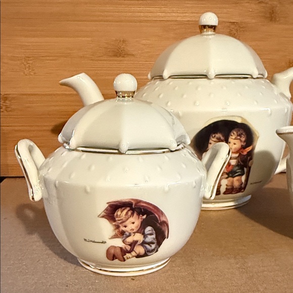 Hummel Tea Set - Picture 2 of 11